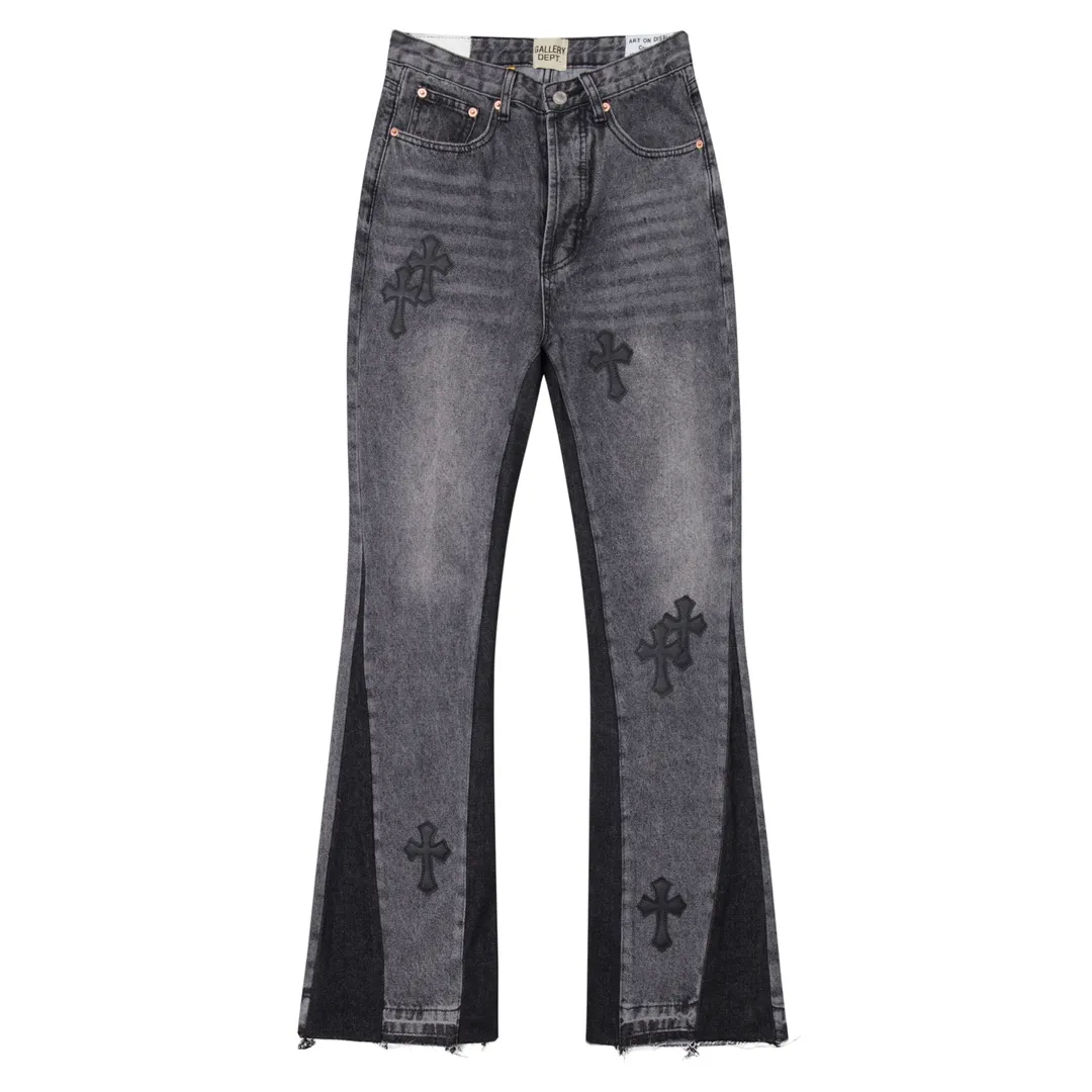 P230 model number: D218 GALLERY DEPT & Chrome hearts. Spliced cross loose washed flared jeans to truly restore the ultimate vintage texture. The original hardware accessories, washed and other elevators, QR code analysis are all purchased from the original factory, with high degree of restoration. You are welcome to compare the products~ Three-dimensional version, loose and comfortable, not picky about the figure, taller and slimmer, factory Seiko, original quality control, same style for men and women, can be matched with couples, versatile recommendation, must-have jeans for all seasons Trendy people have been disappointed. From the quality selection of fabrics, the tailoring of details, and the matching of patterns, everything is impeccable! The upper body is so handsome when worn...it can be easily worn by men, women and children! The craftsmanship uses heavy-duty washed pure cotton denim fabric. After washing, it is soft and thick. It is very stylish when worn on the body. Size: 28, 30, 32, 34, 36 (S-XXL) Color: Stitching